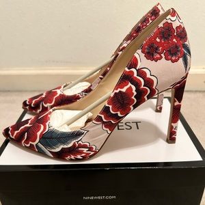 9 west floral pump